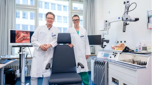 HNO-Klinik spendet nach Umbau Behandlungseinheiten für Togo