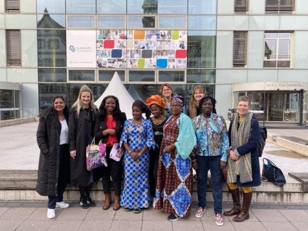 Artikel über den Besuch der Frauen aus Togo